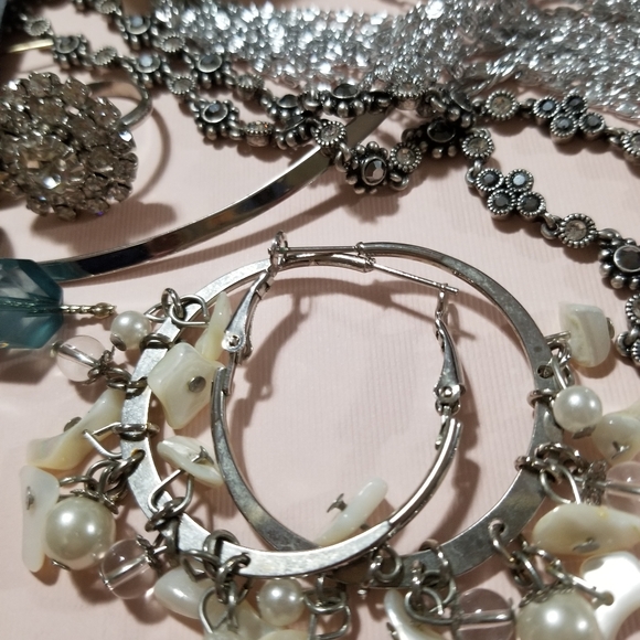 Collection of Jewelry - Picture 3 of 8